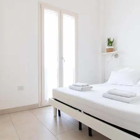 Welcomely - Luxury Tharros